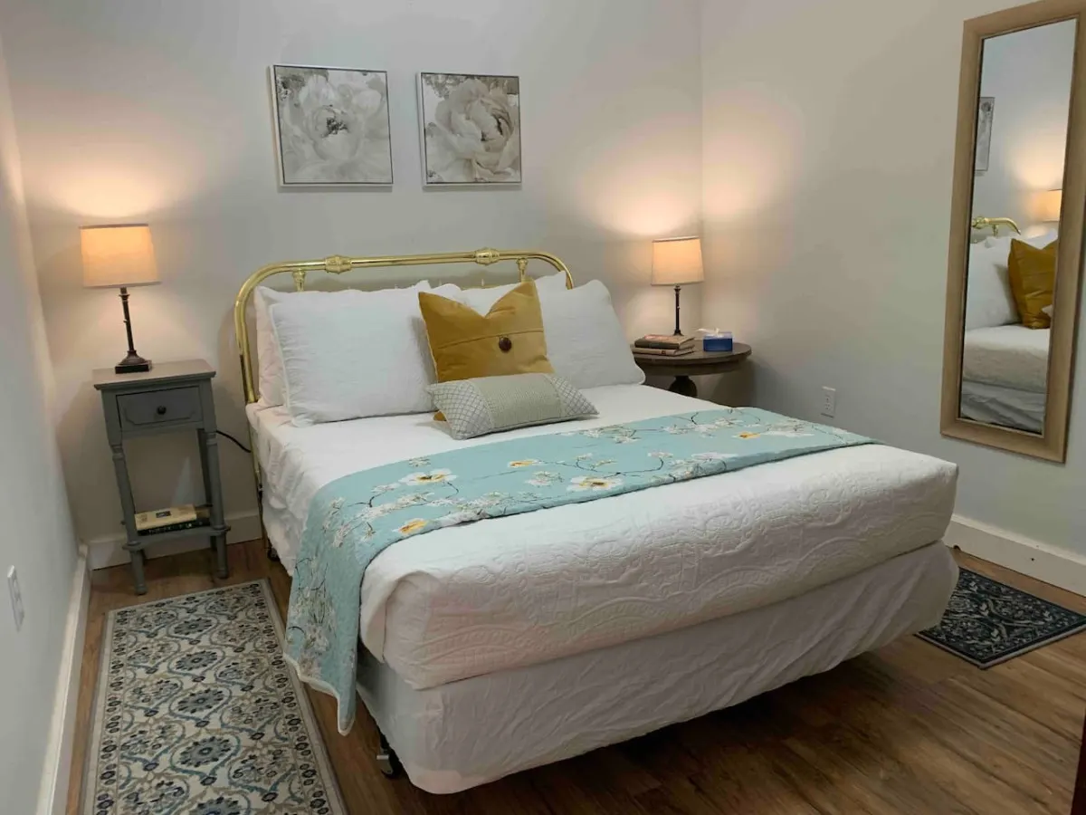 Jailer's Cottage 130-Year-Old Gem Sleeps 12 16