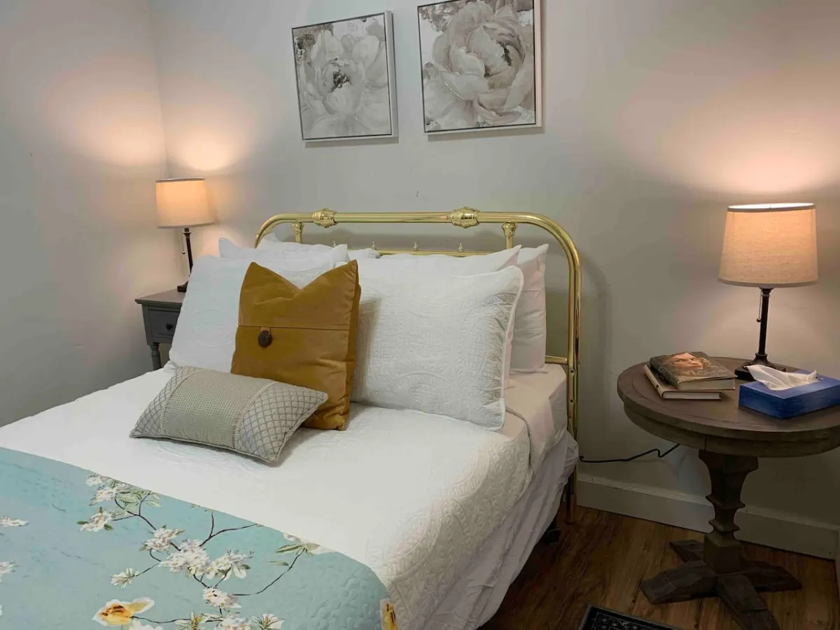 Jailer's Cottage 130-Year-Old Gem Sleeps 12 20