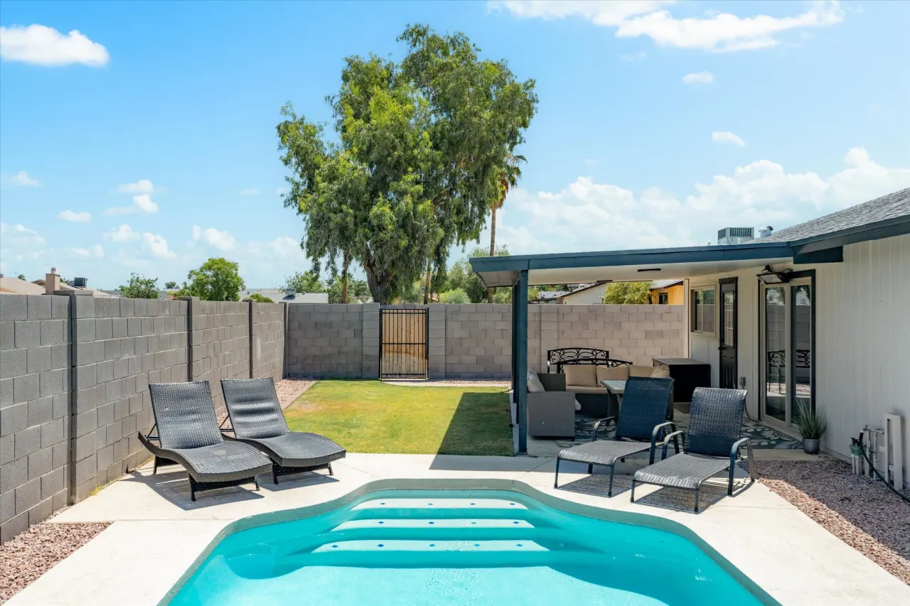Private Pool Getaway | Free Parking | Near Downtown — photo 2