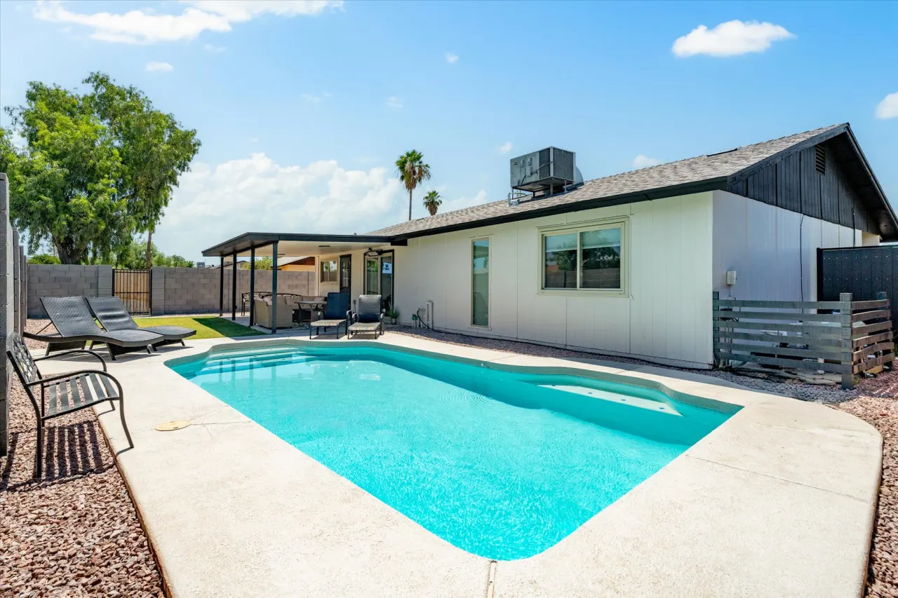 Private Pool Getaway | Free Parking | Near Downtown — photo 5