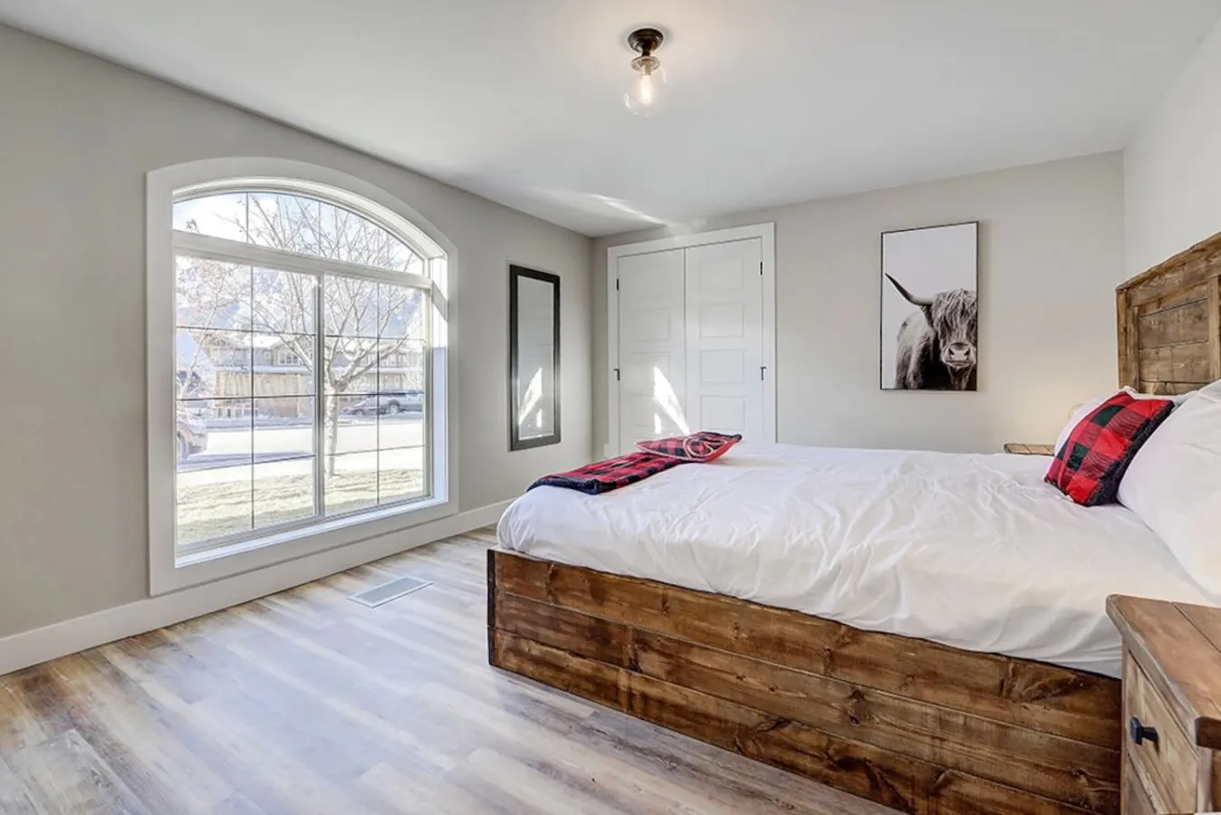 Mountain View Townhome with Pool & Banff Passes 12