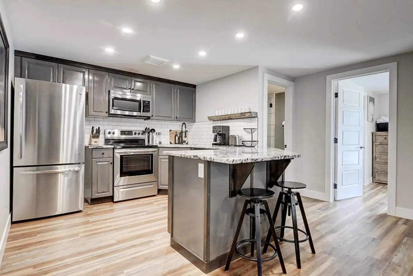 Mountain View Townhome with Pool & Banff Passes 14