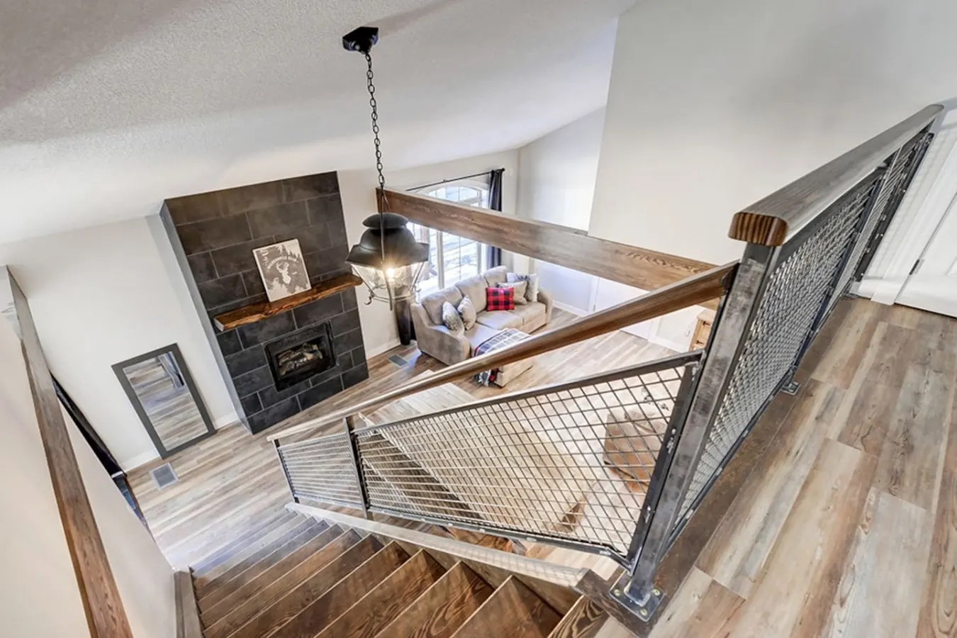 Mountain View Townhome with Pool & Banff Passes 17