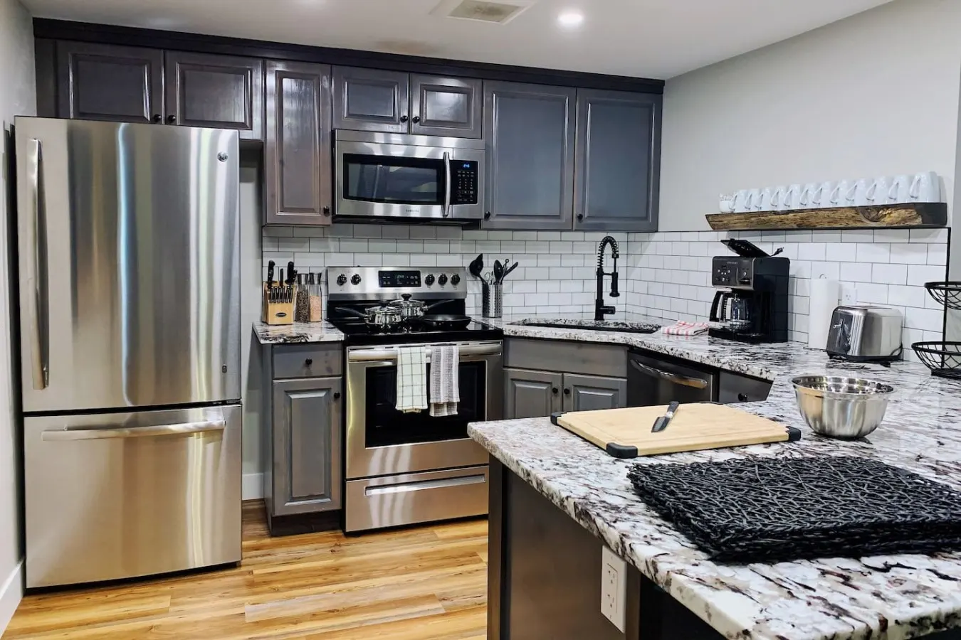 Mountain View Townhome with Pool & Banff Passes 20