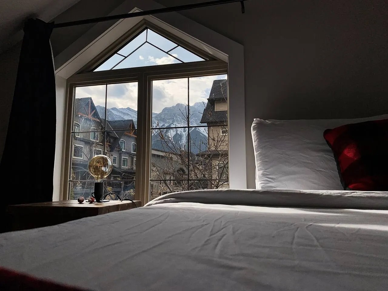 Mountain View Townhome with Pool & Banff Passes 5