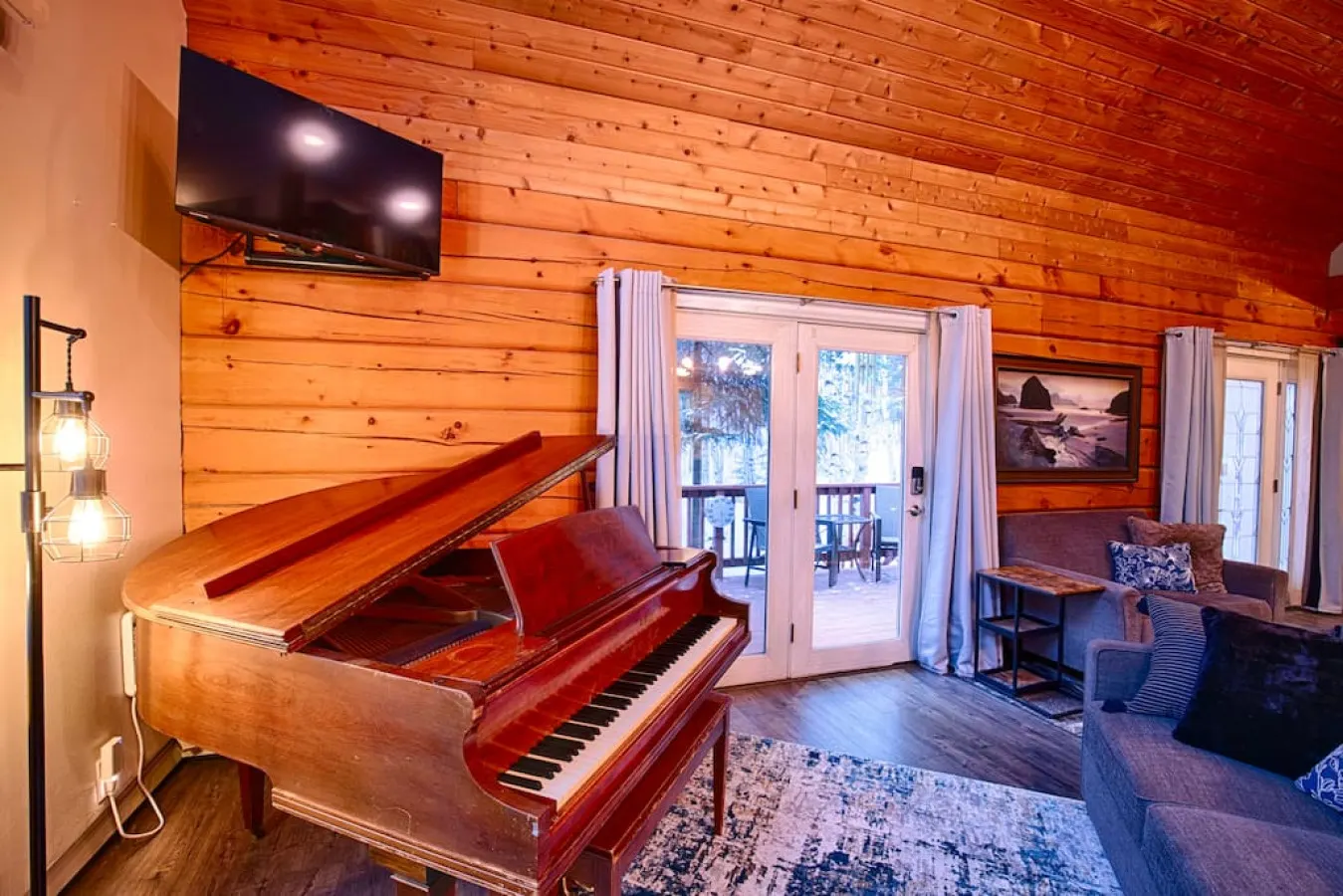 Corporate Cabin Aurora Refuge 13