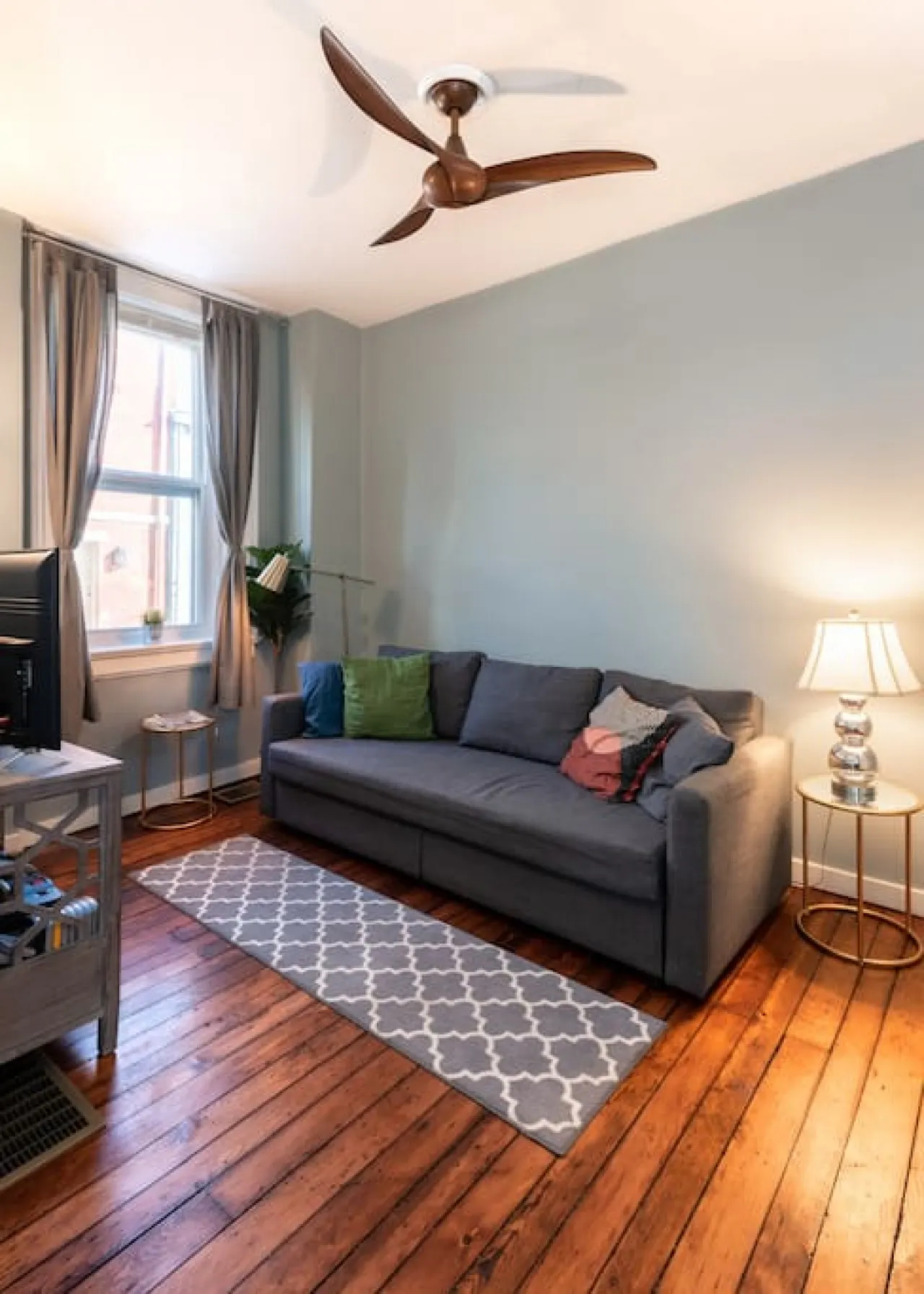 Cozy Apt in Walkable Area Downtown w/ Parking 7
