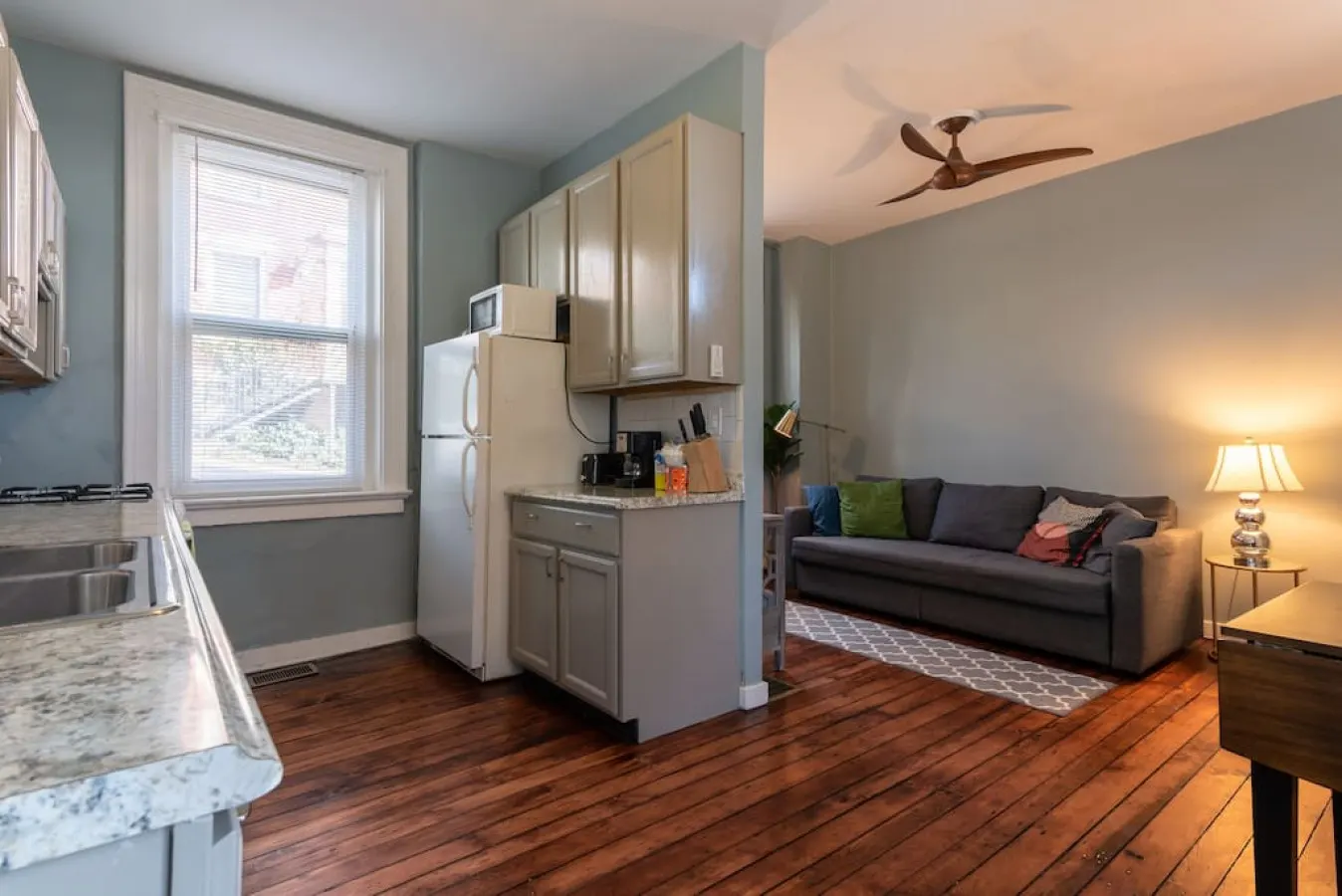 Cozy Apt in Walkable Area Downtown w/ Parking 8
