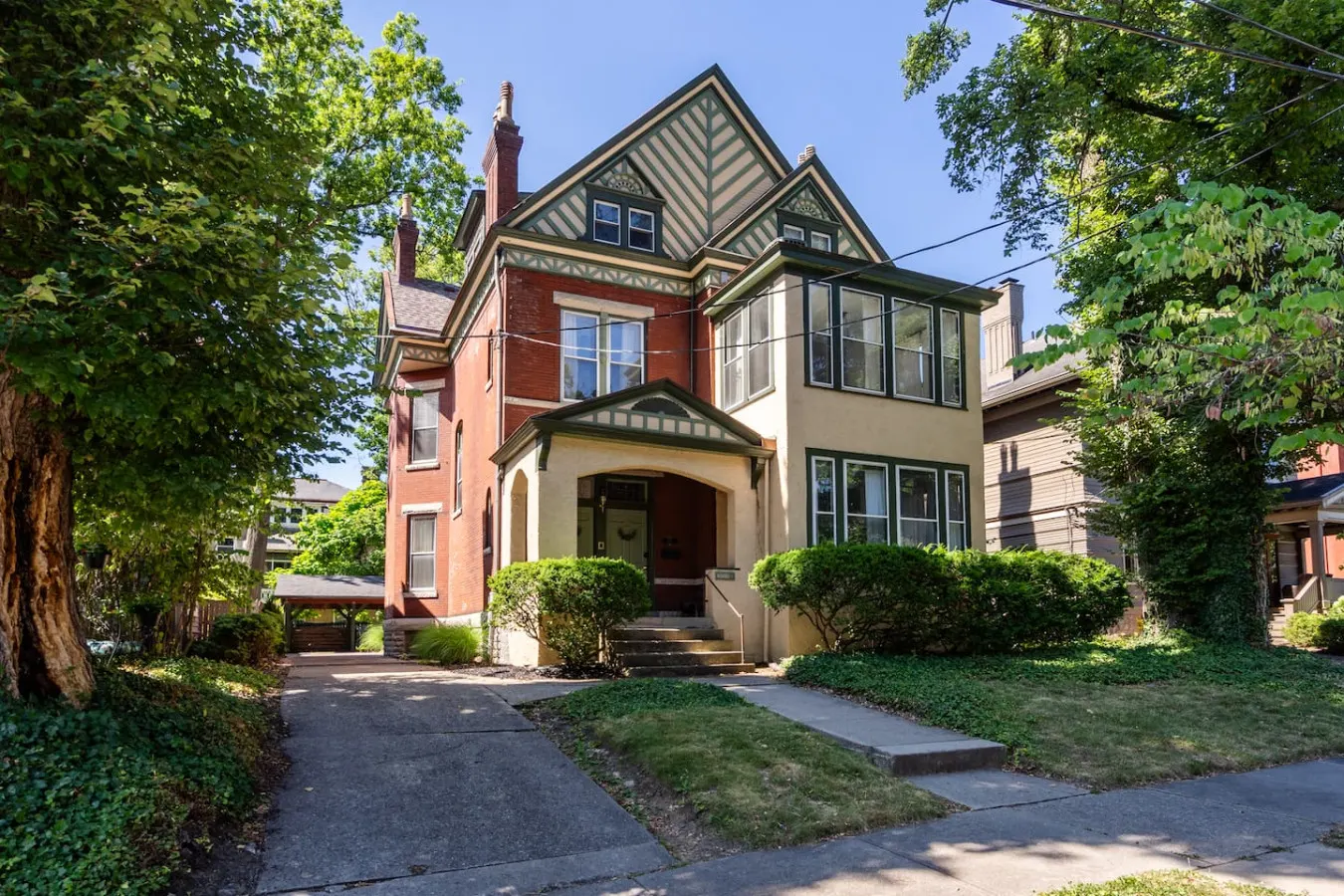 Spacious 6-BR Home-10 Mins to DT 1