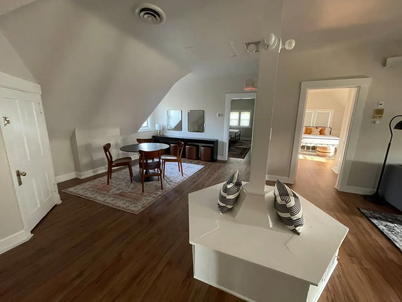 Spacious 6-BR Home-10 Mins to DT 13