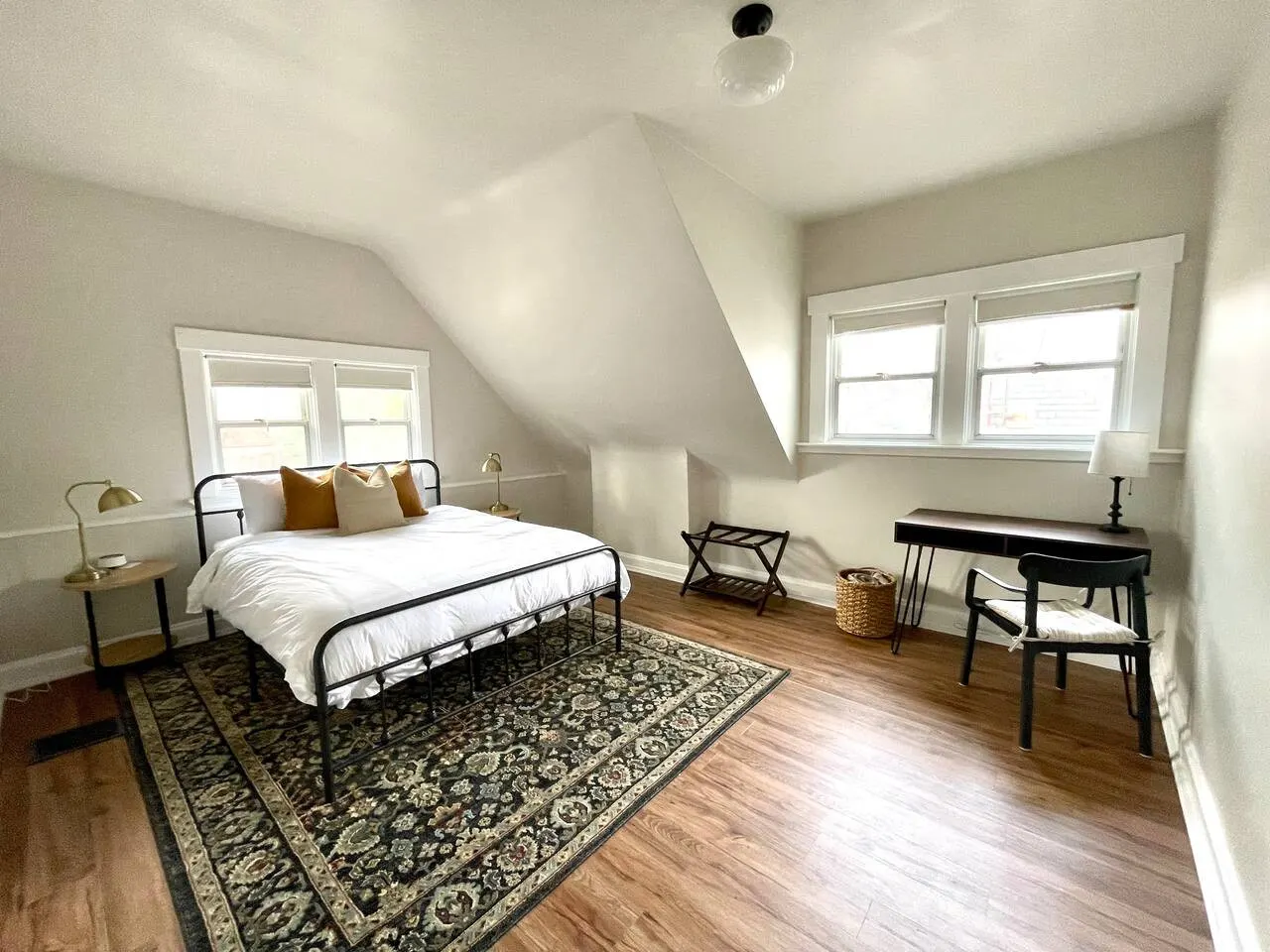 Spacious 6-BR Home-10 Mins to DT 16