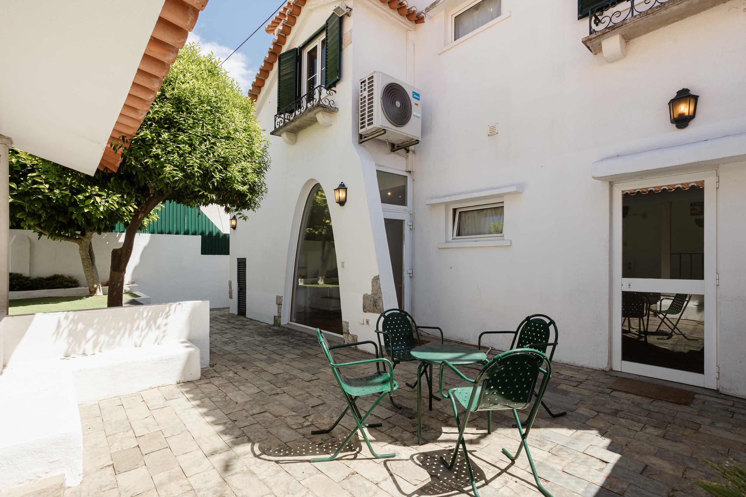 Villa Arco Belém w/ Private Garden and Barbecue 38