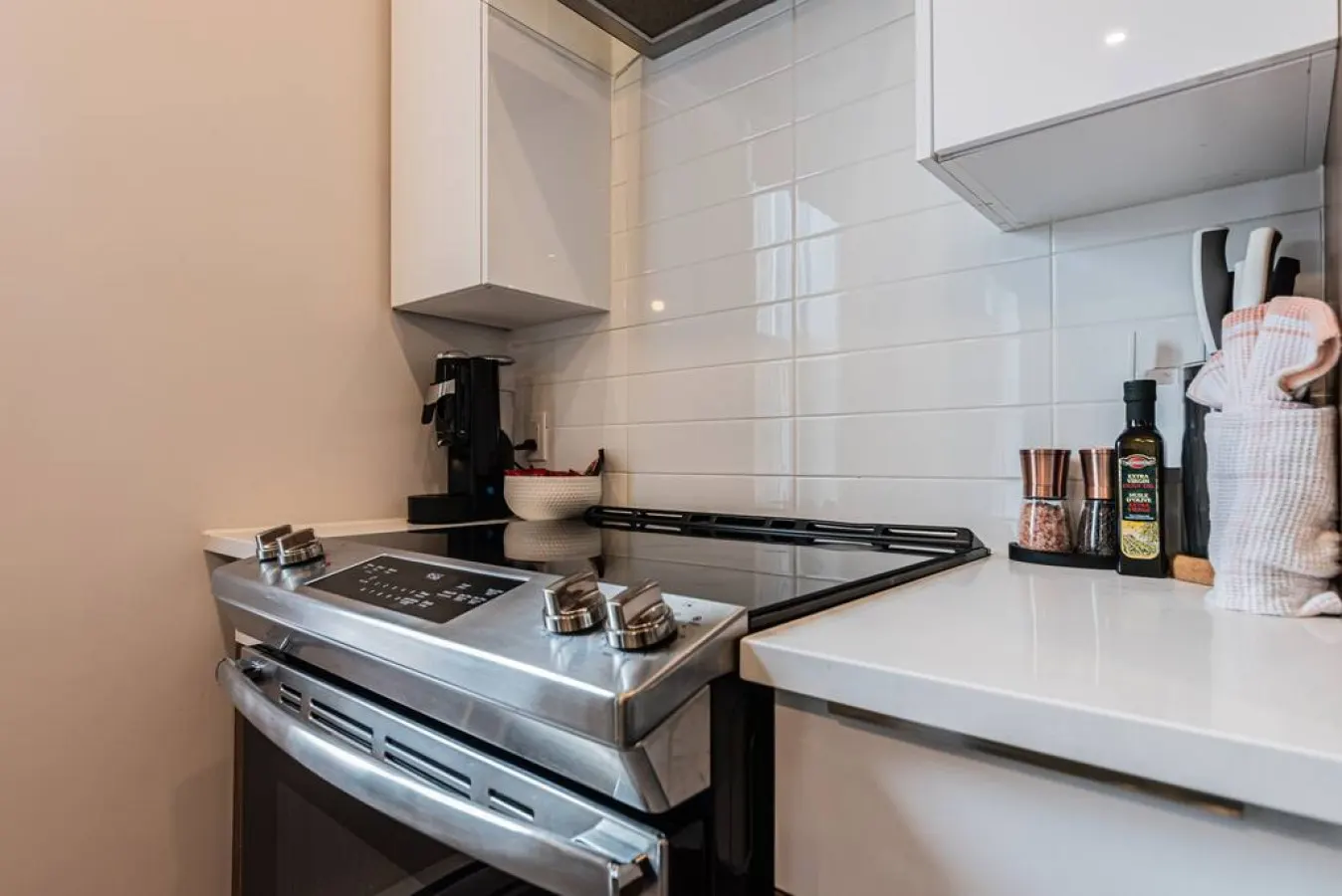 Mile End - 2 Bedroom Luxury in the Mile End - Unit 302 10