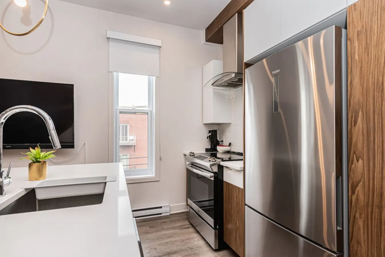 Mile End - 2 Bedroom Luxury in the Mile End - Unit 302 11