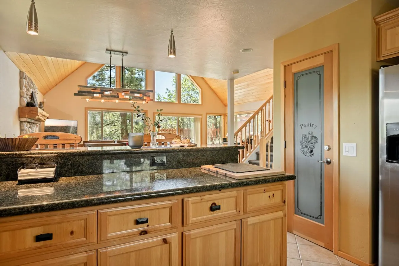 The Cozy Getaway Hot Tub, Mtn View, Firepit, Deck 12