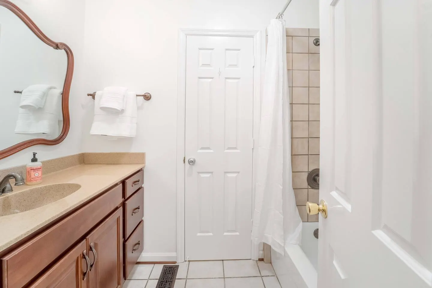 18 beds & 12 bathrooms - Cul-De-Sac Cluster 12