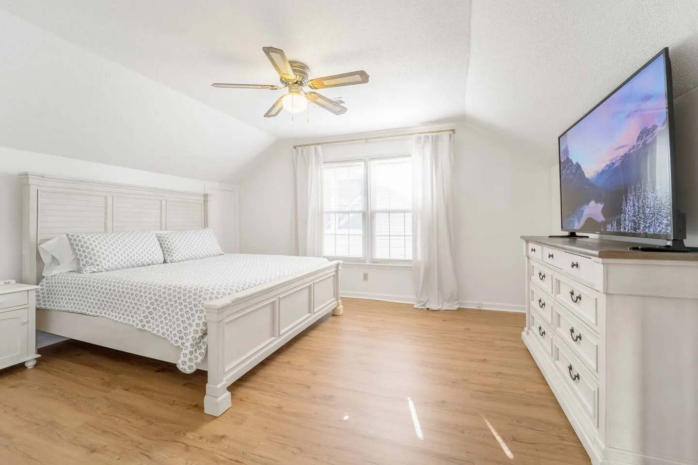 18 beds & 12 bathrooms - Cul-De-Sac Cluster 14