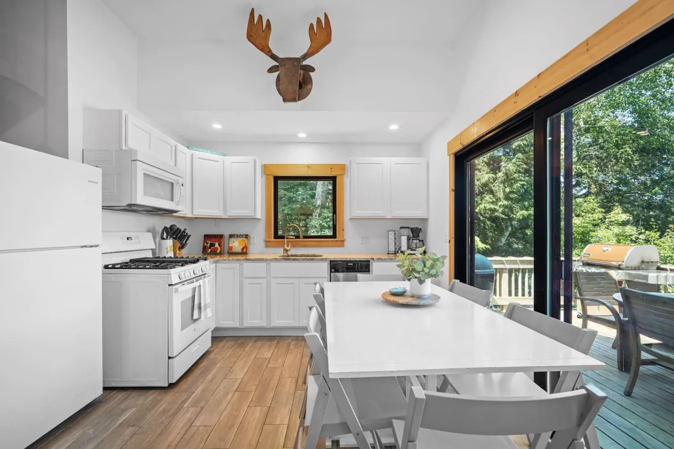 Lake Front Cabin with Private Dock & Amazing Views 14