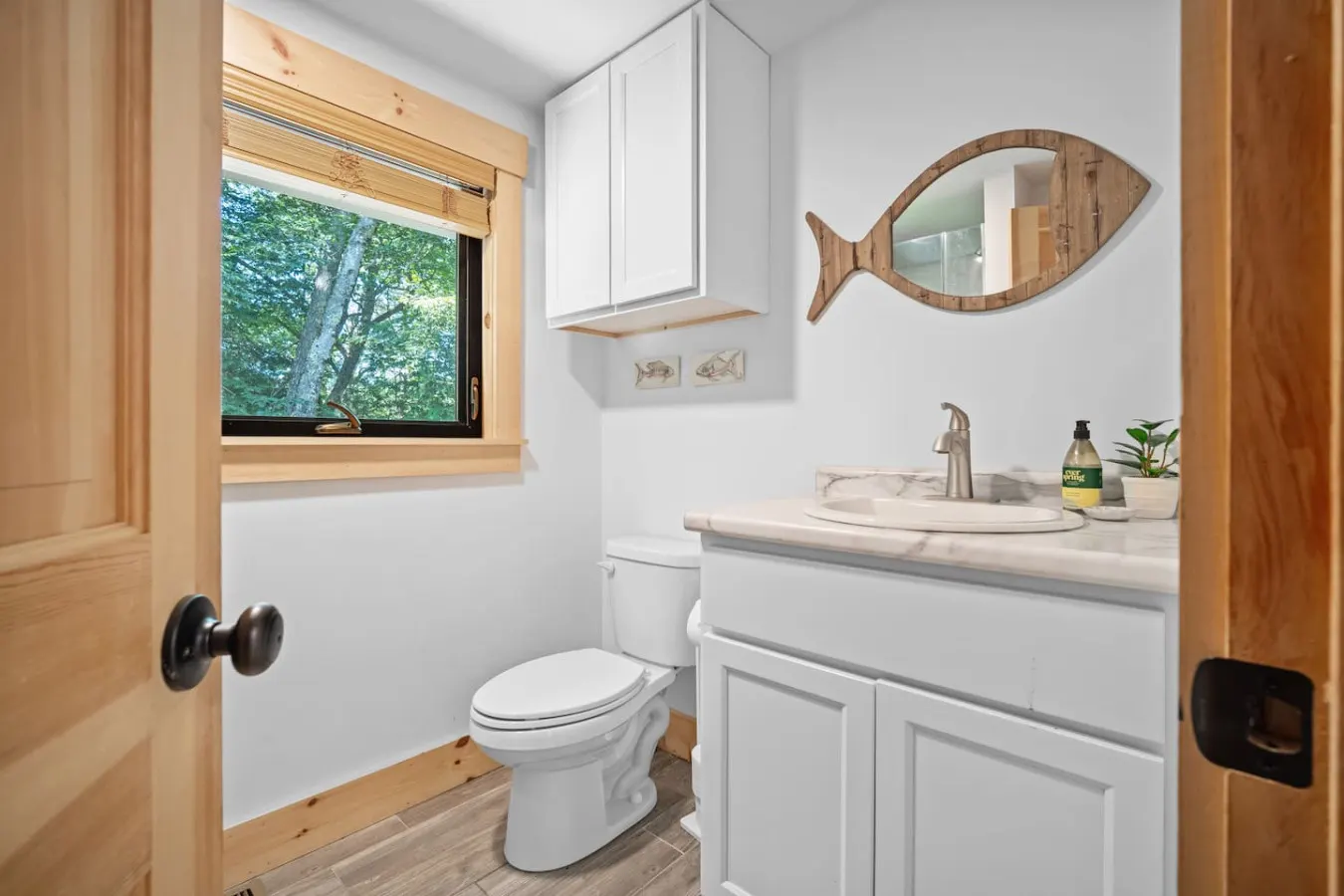 Lake Front Cabin with Private Dock & Amazing Views 17