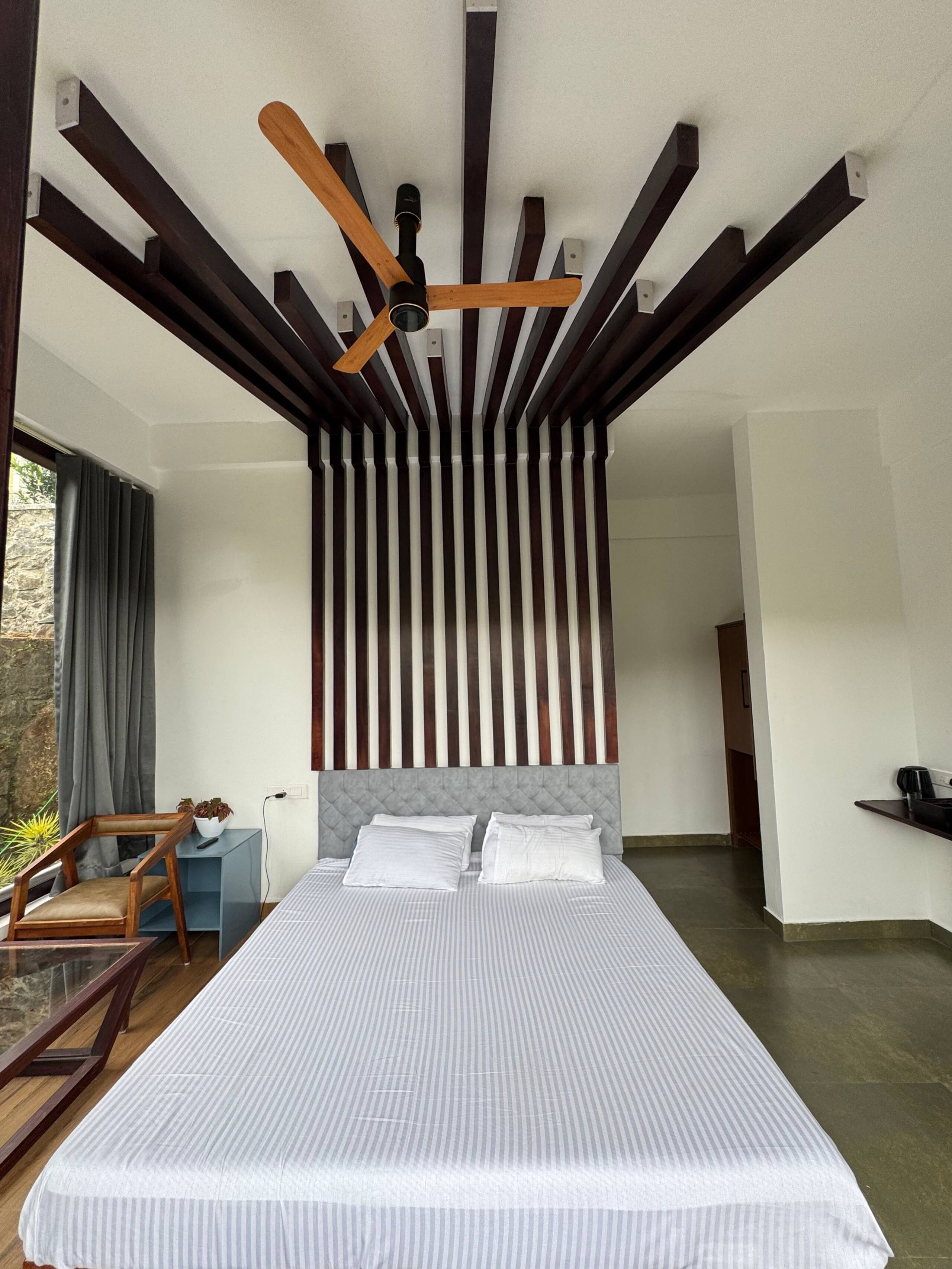 Sierra Trails: Modern 5BHK, hill-view, bfast incl 40