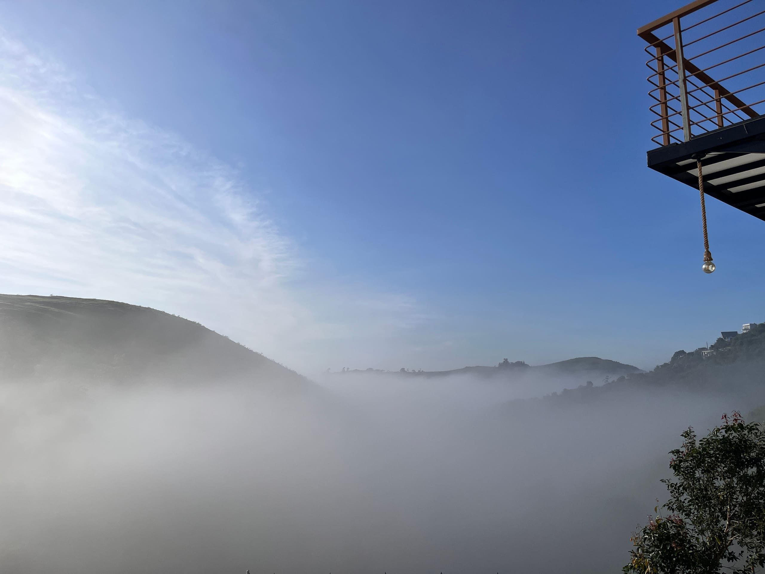 Sierra Trails: Modern 5BHK, hill-view, bfast incl 2