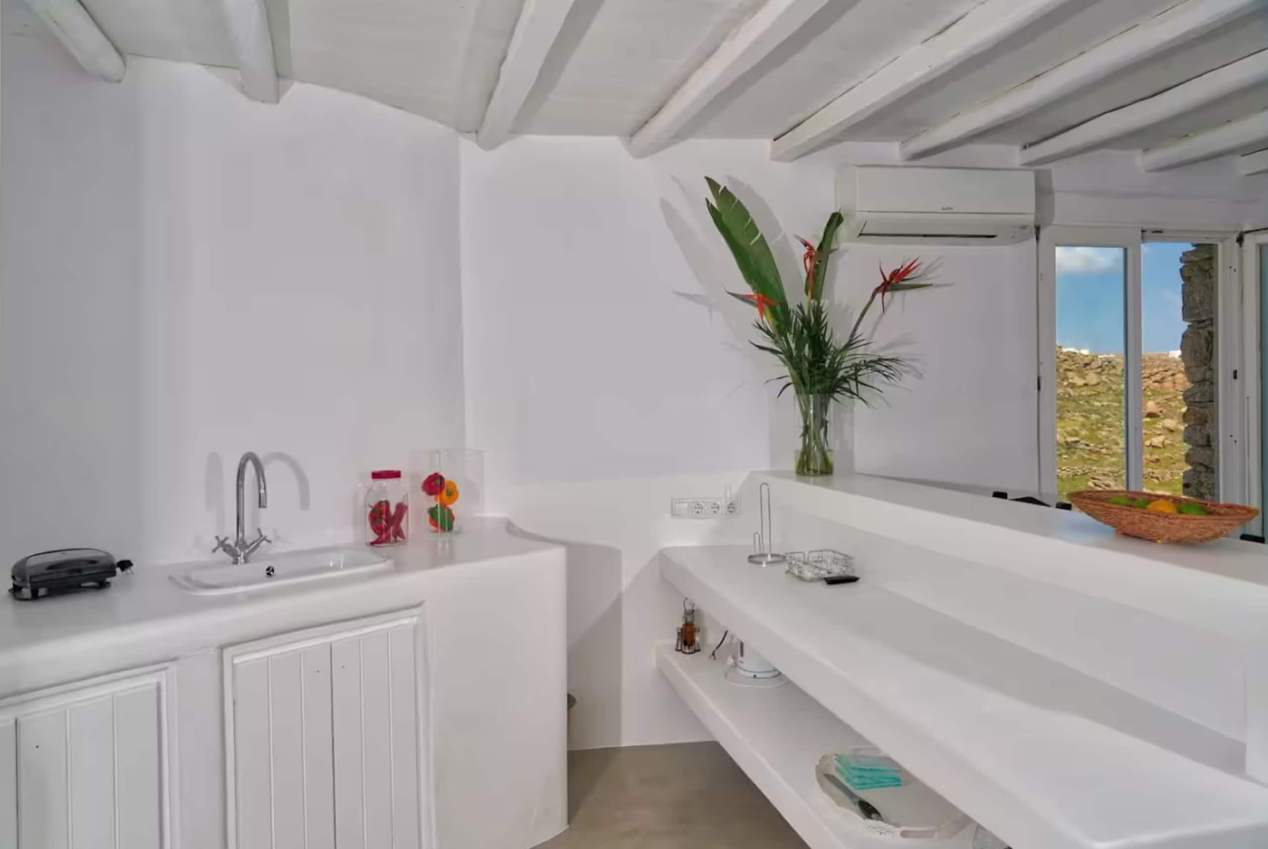 Magdaline Room - Pool, Views, Memories at Paradise 10