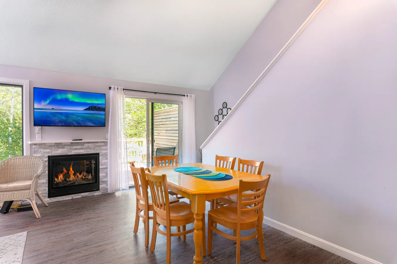 Stylish family fun-Cranmore Mtn-AC-Fireplace 16