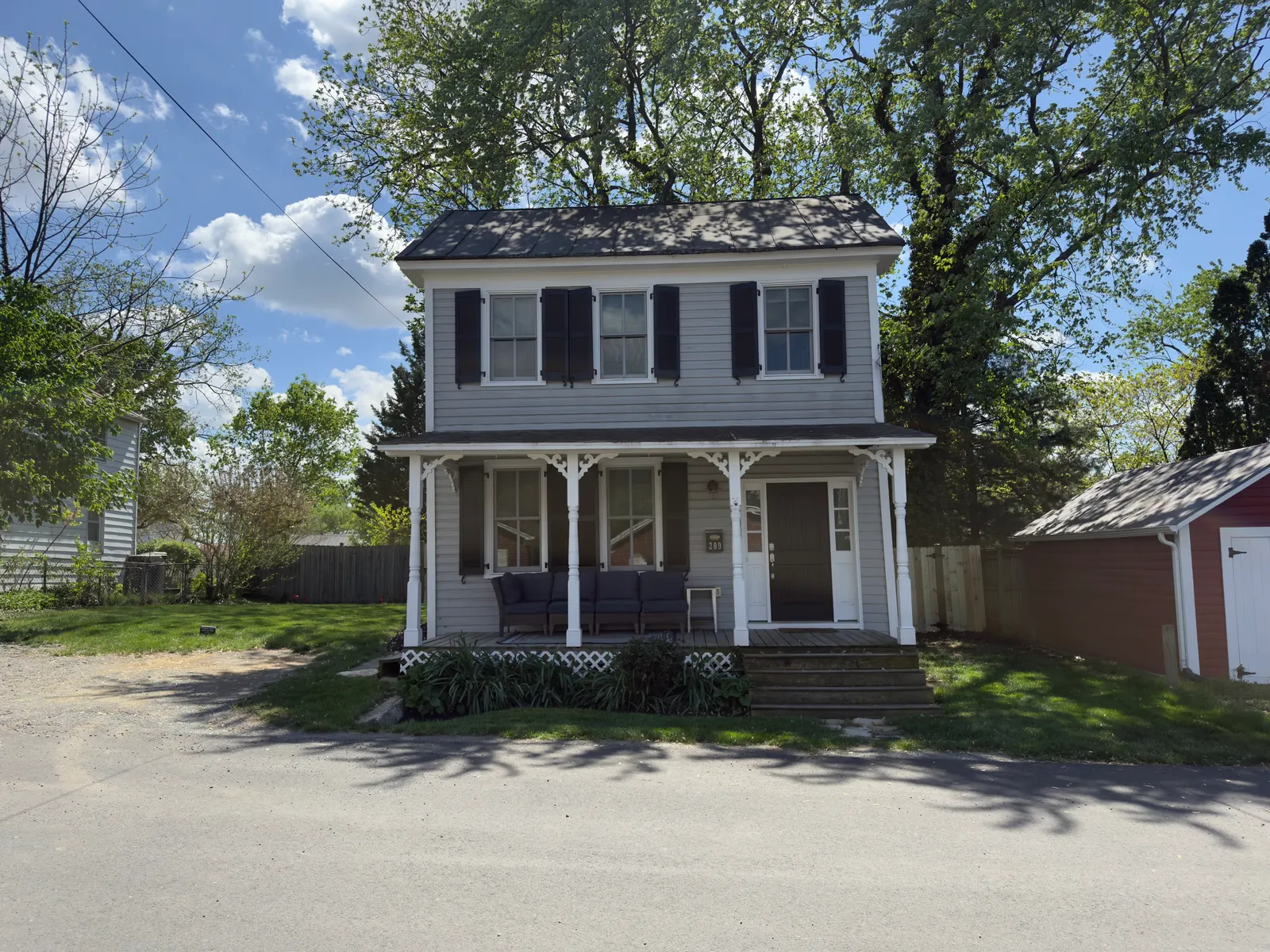 Renovated 3B/3B Home | Downtown | Private Fire Pit