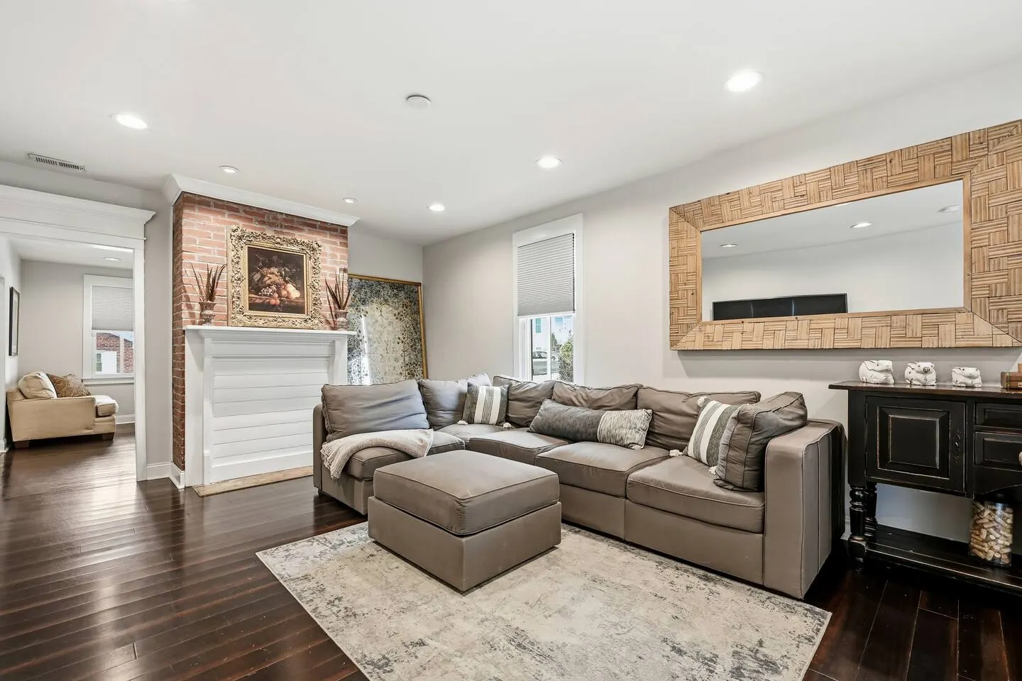 Renovated 3B/3B Home | Downtown | Private Fire Pit — photo 4