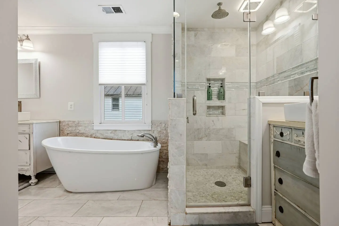 Renovated 3B/3B Home Downtown Private Fire Pit 6