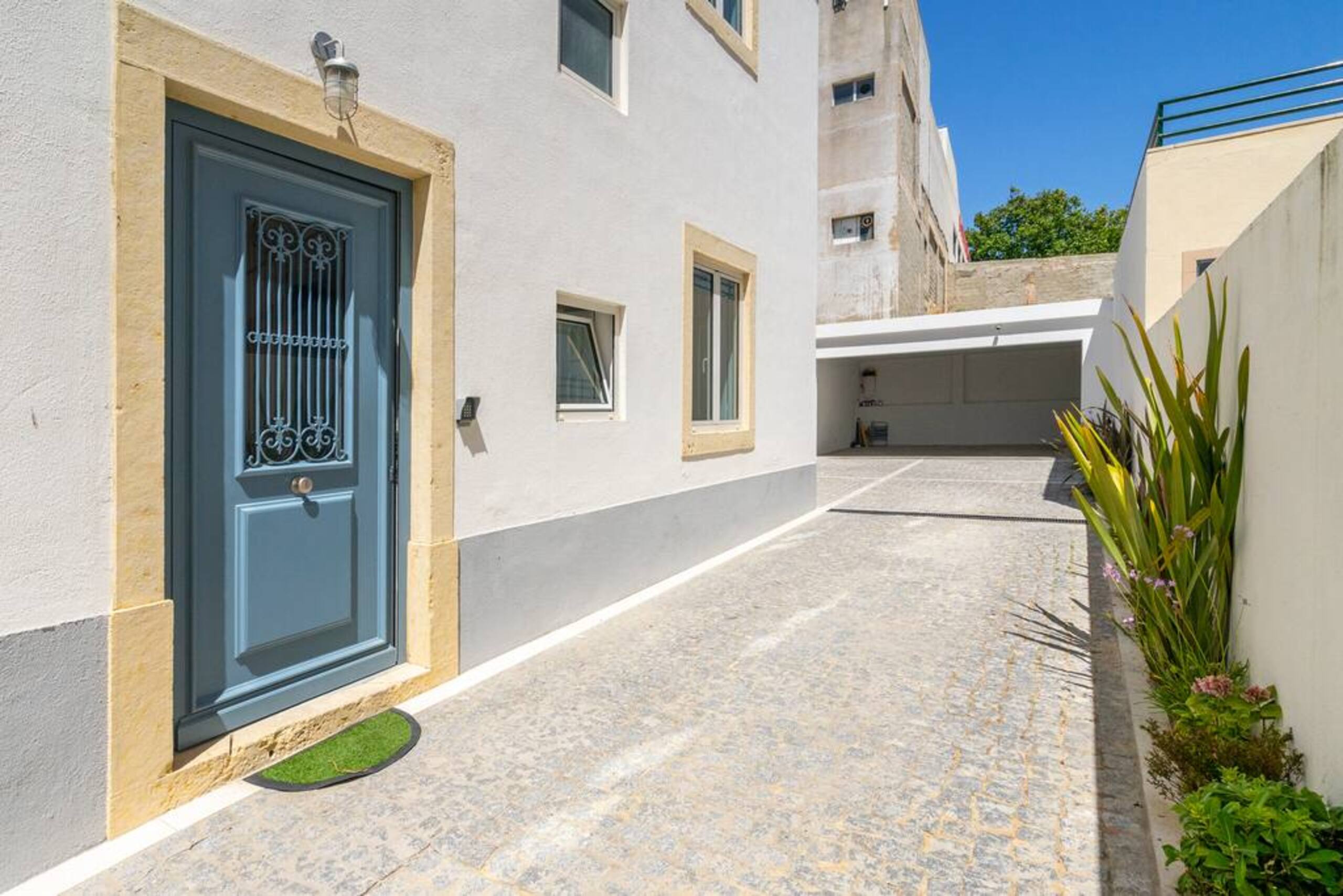Chalet Estoril - Middle Floor 24