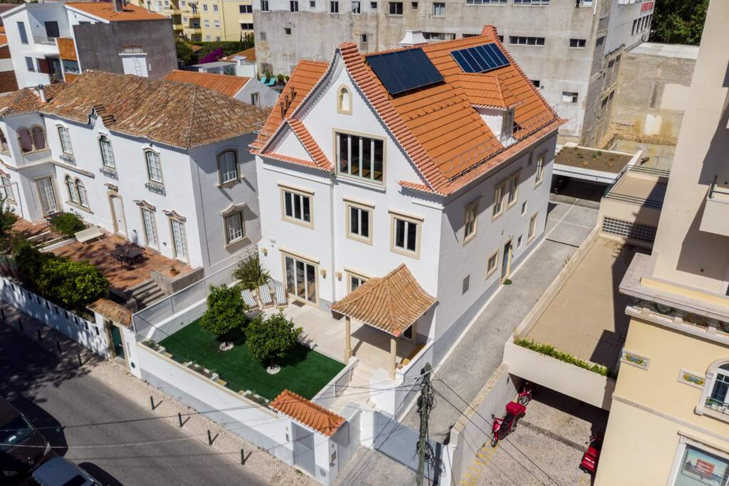 Chalet Estoril - Middle Floor 22