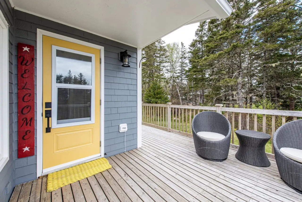 Puddin’ Pan - Cozy Beach House with Ocean View. Steps to Beach, Firepit