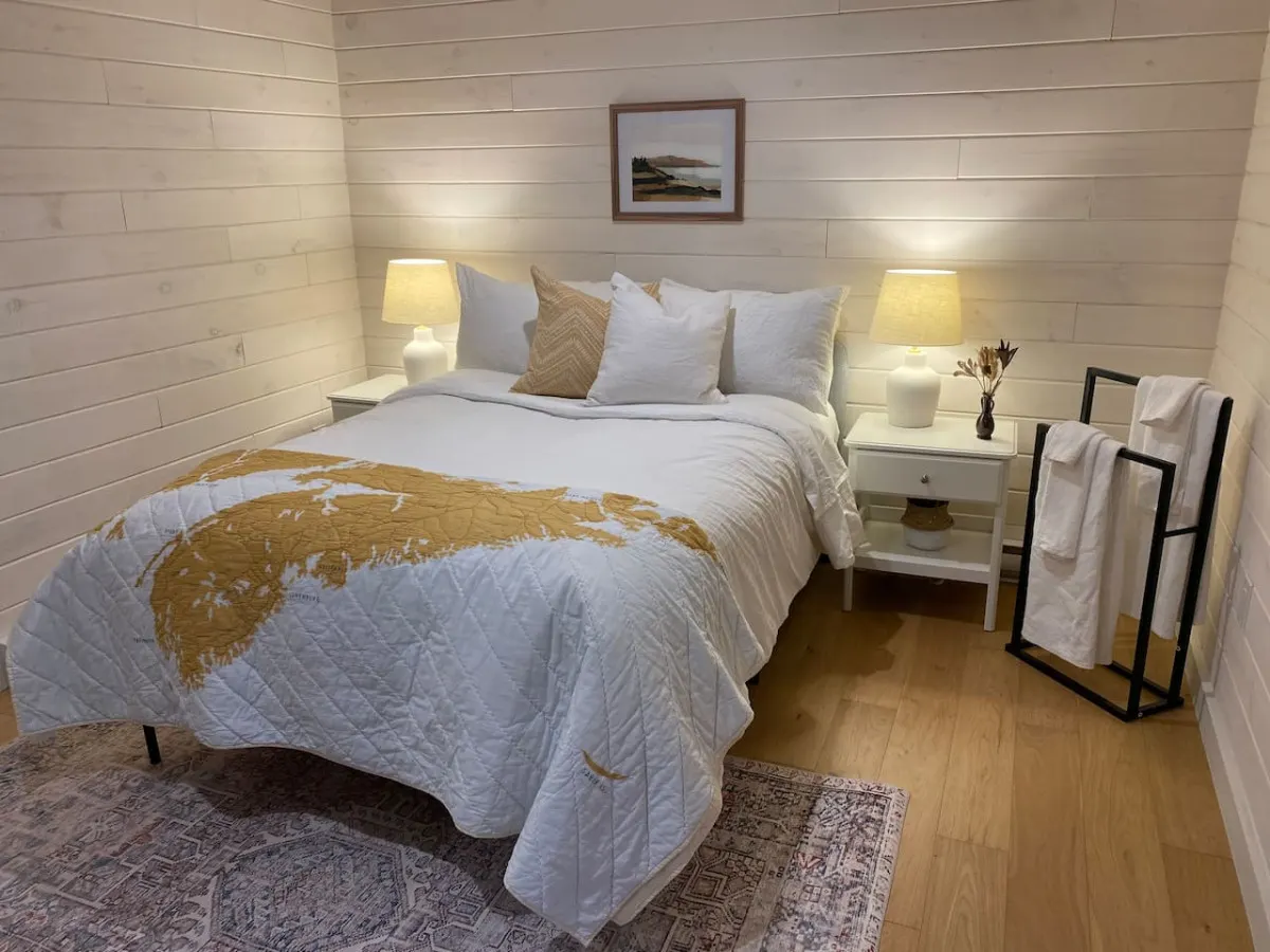 Puddin’ Pan - Cozy Beach House with Ocean View. Steps to Beach, Firepit 14