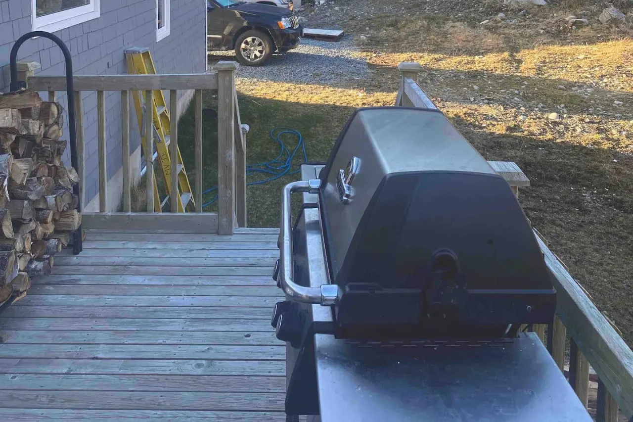 Puddin’ Pan - Cozy Beach House with Ocean View. Steps to Beach, Firepit 16