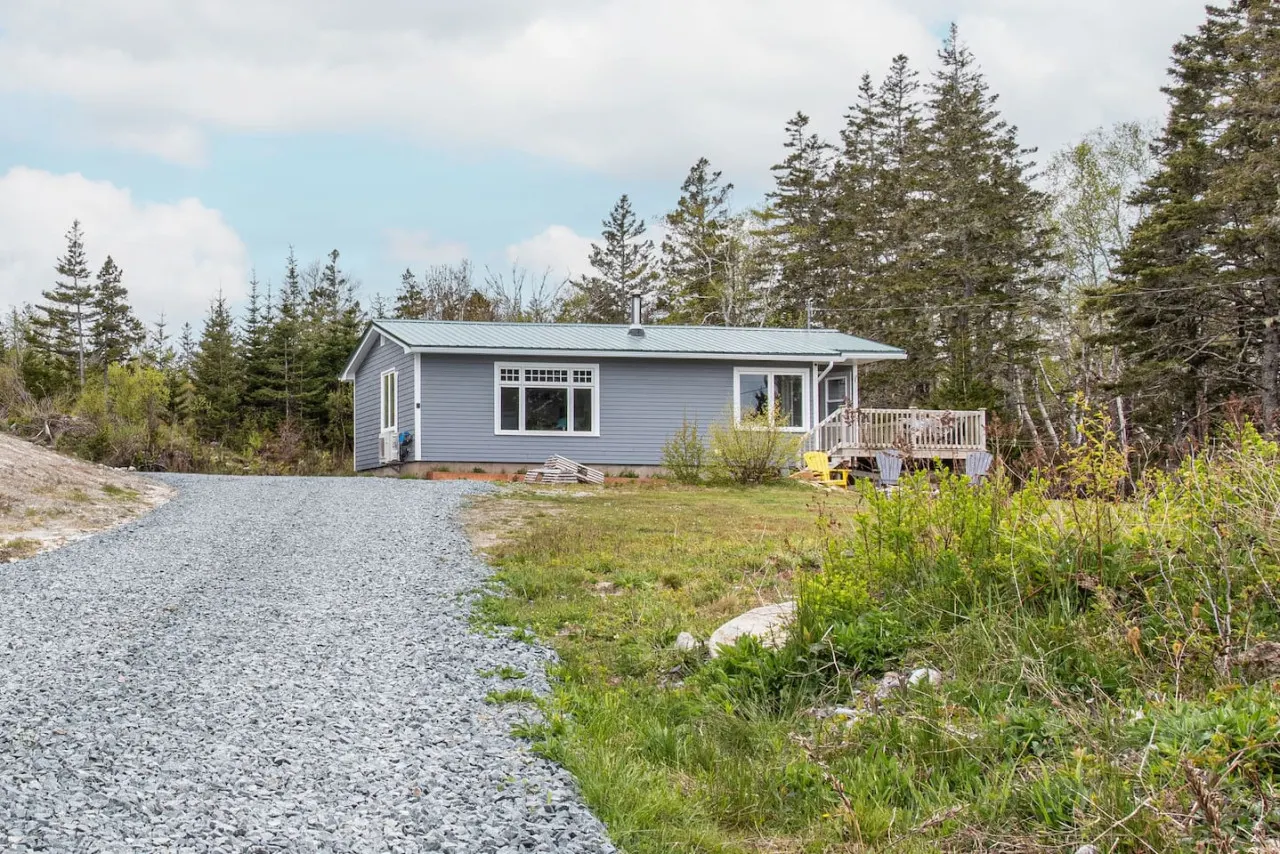 Puddin’ Pan - Cozy Beach House with Ocean View. Steps to Beach, Firepit 18