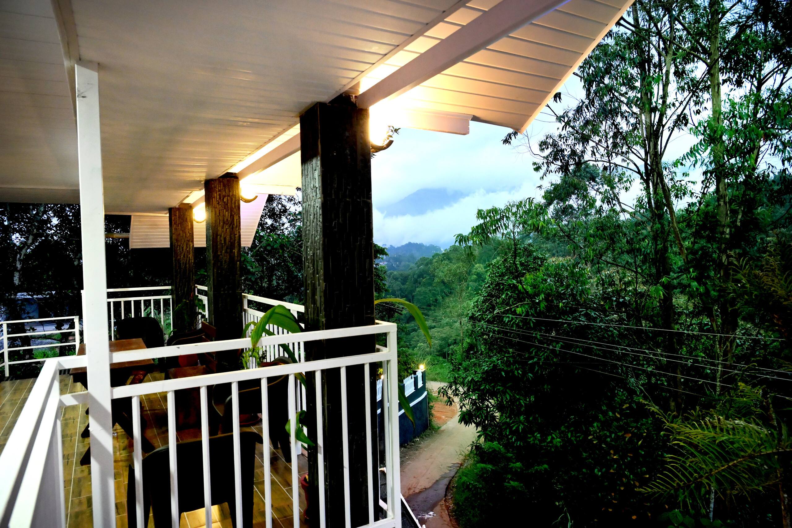 Zayana Gardens Munnar (Entire cottage) 3