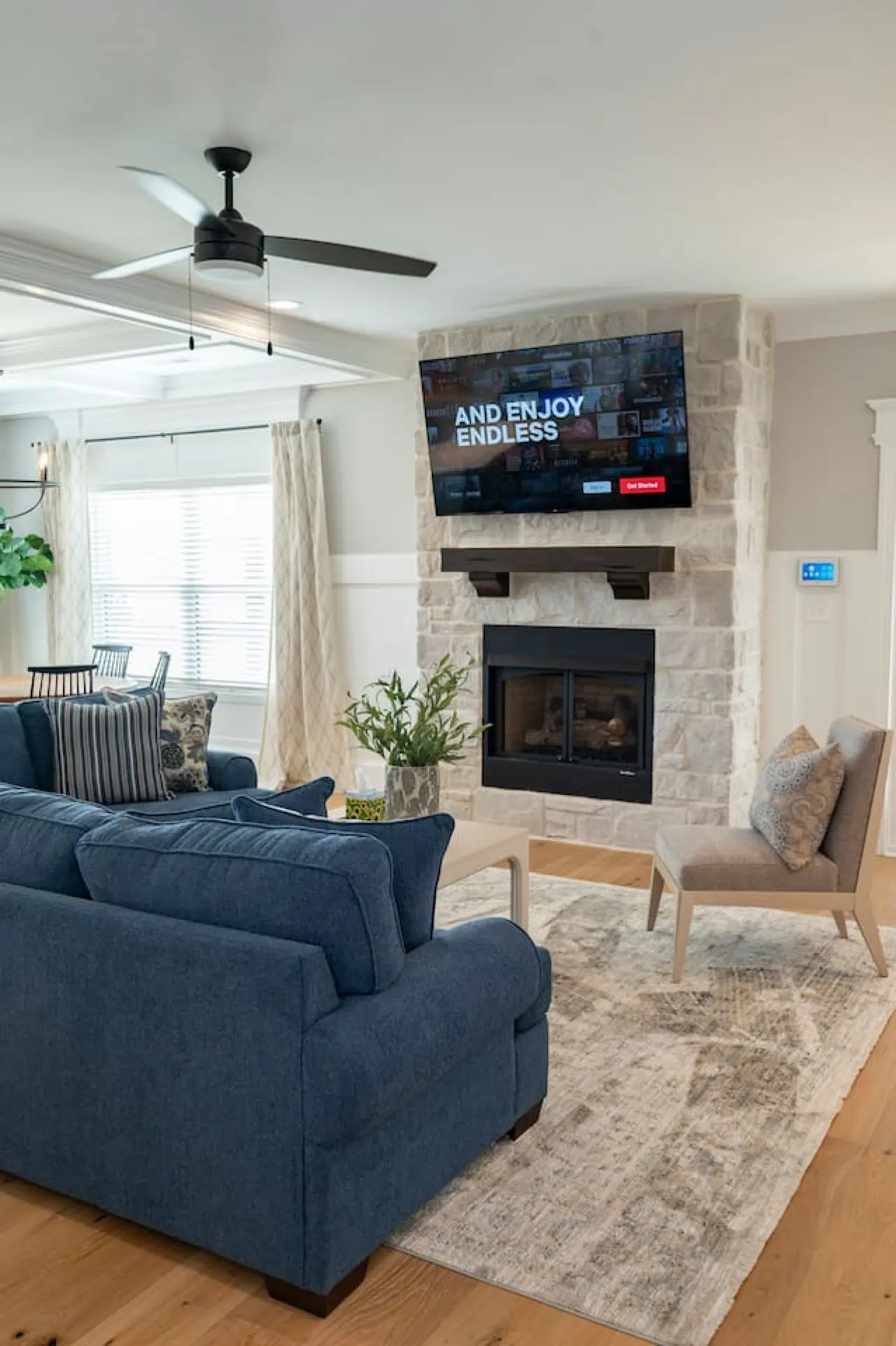 Modern 4BR Oasis - Main Level Master + 2 King Beds 12