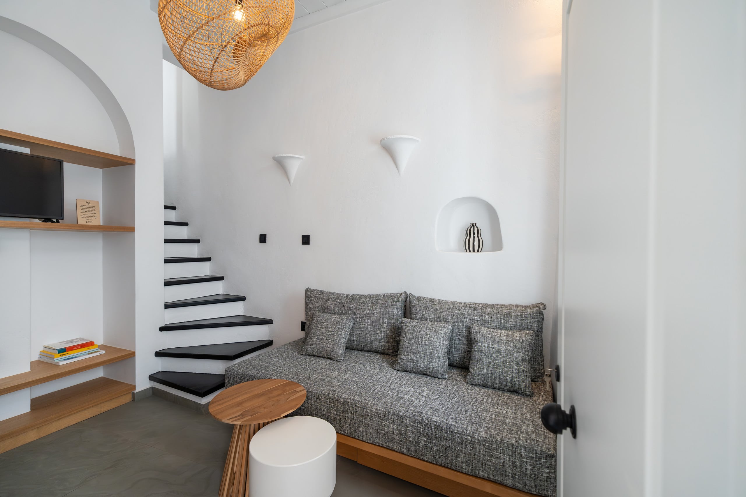Skepi Fancy House|Elegant Terrace in Mykonos Town 9