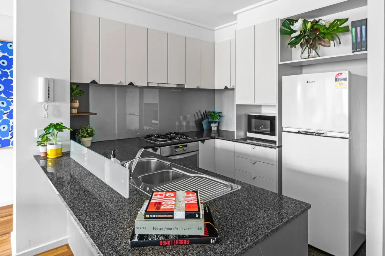 Andi - Your Spacious 3bed/2bath Melbourne Home! 6