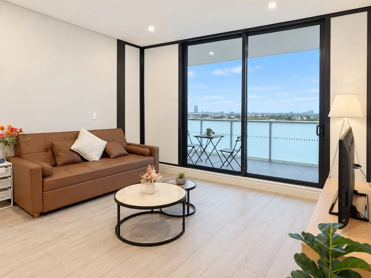 Modern 2BR APT with City Views in Macquarie Park