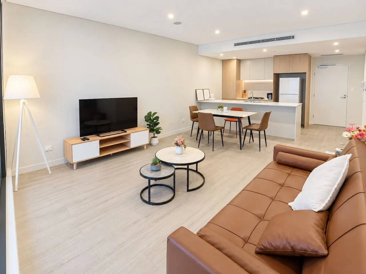 Modern 2BR APT with City Views in Macquarie Park — photo 2