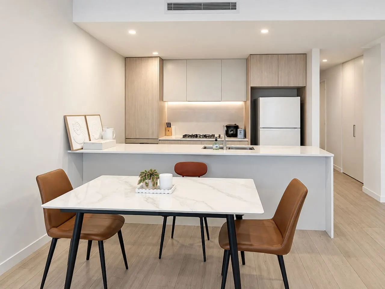 Modern 2BR APT with City Views in Macquarie Park — photo 3