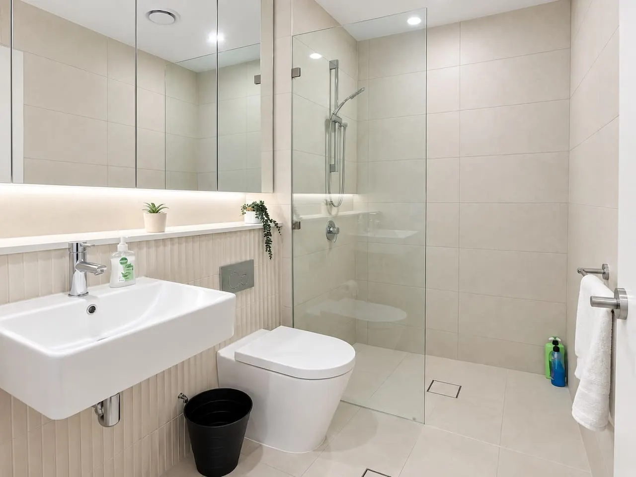 Modern 2BR APT with City Views in Macquarie Park 8