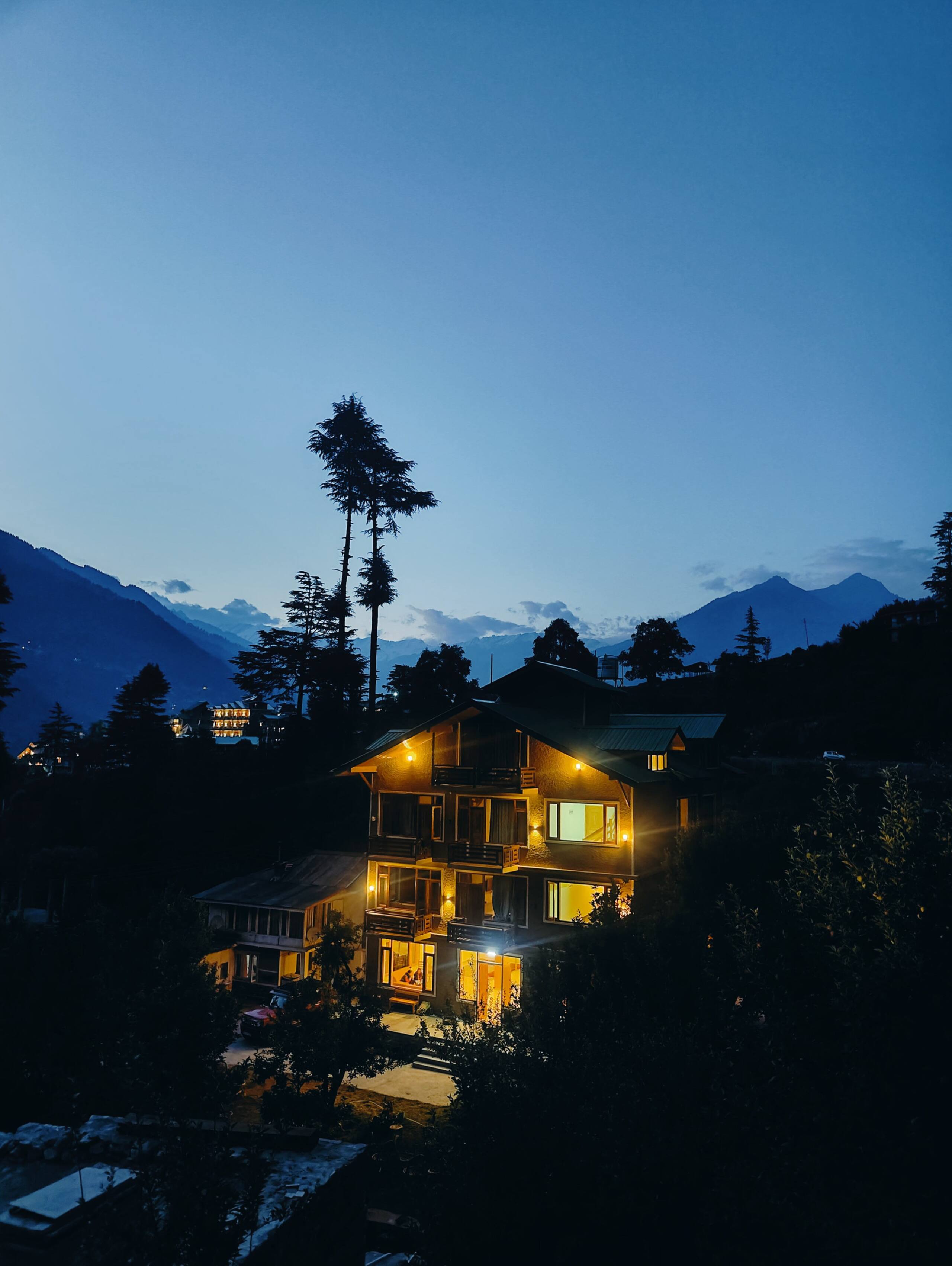 Yutori Homestay Manali | 6-BR Villa 3