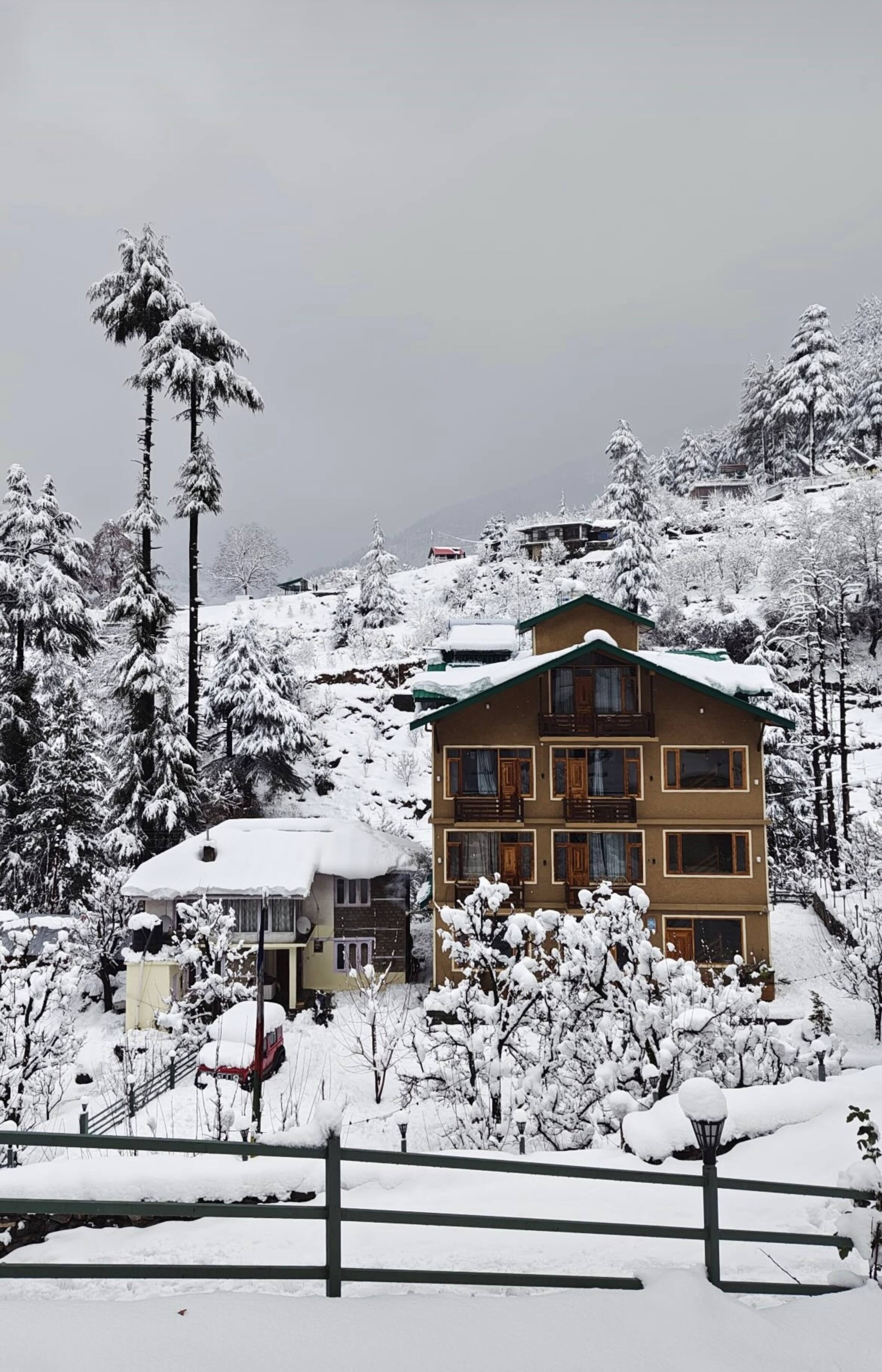 Yutori Homestay Manali | 6-BR Villa 7