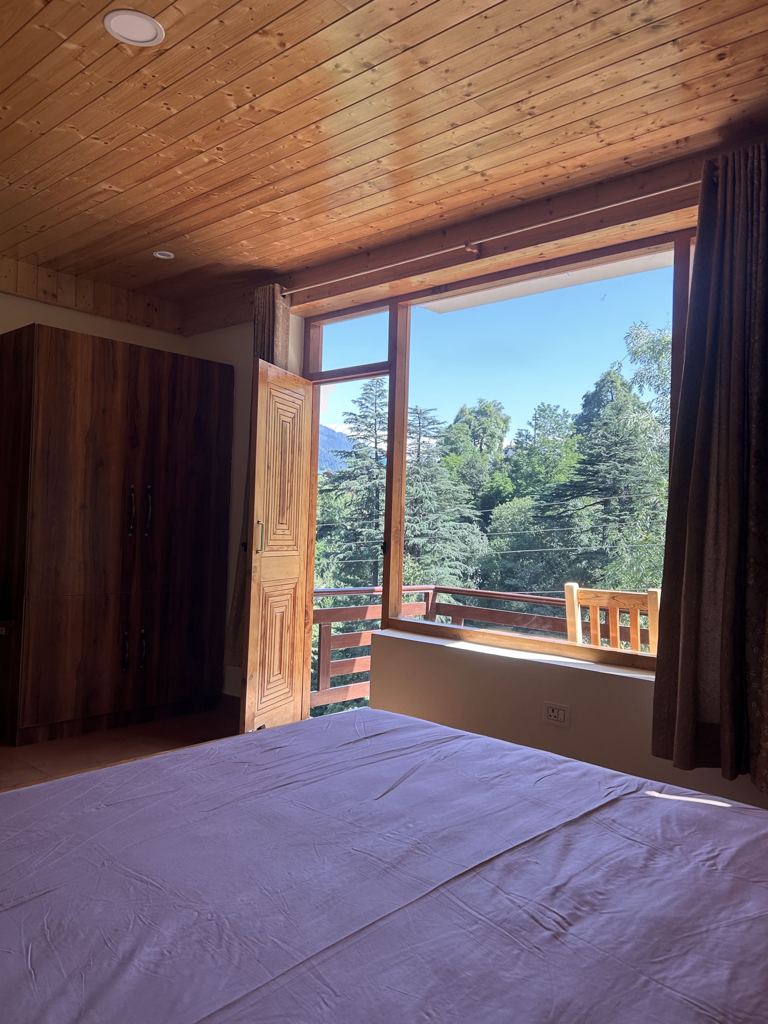 Yutori Homestay Manali | 6-BR Villa 26