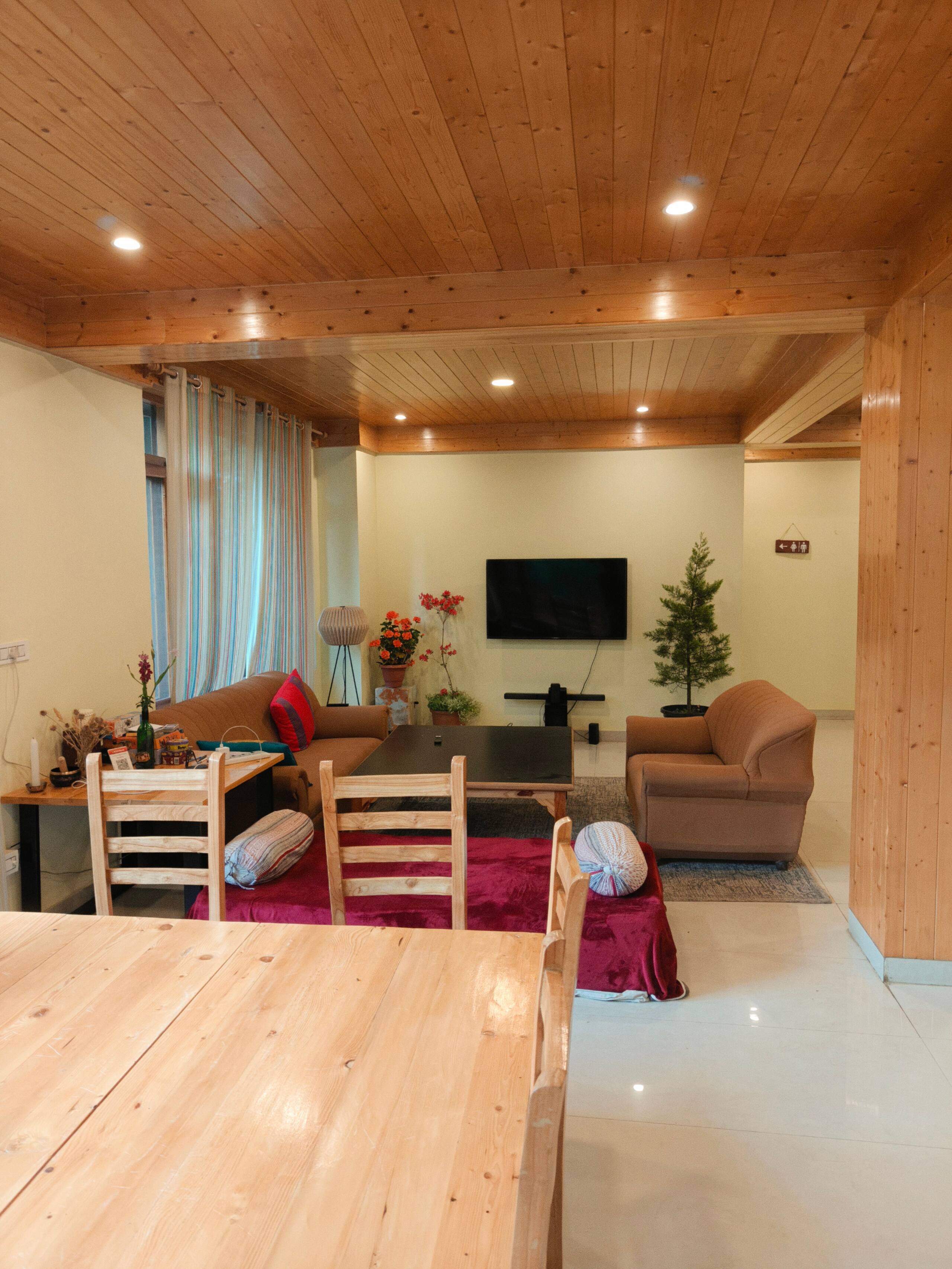 Yutori Homestay Manali | 6-BR Villa 10