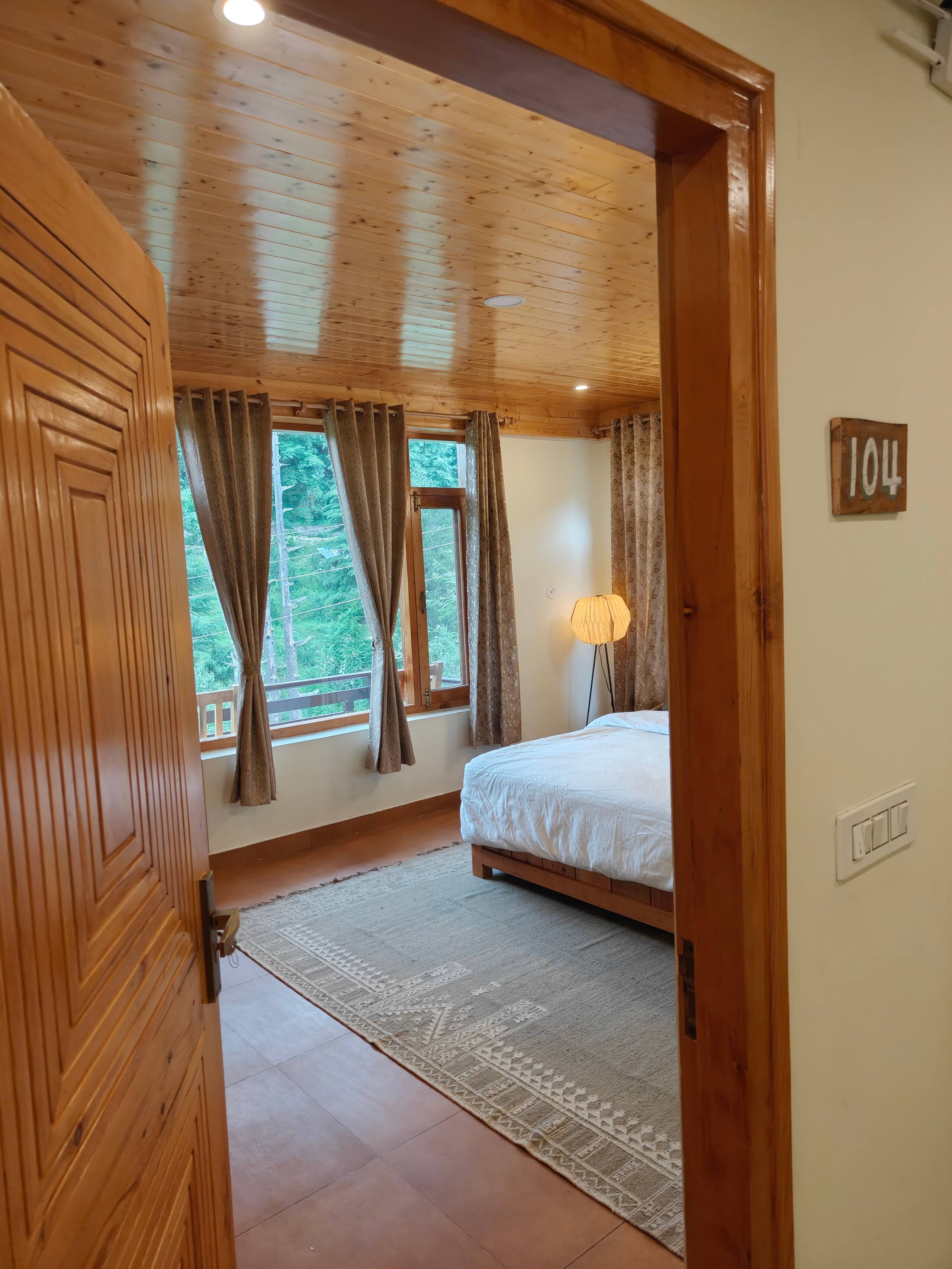 Yutori Homestay Manali | 6-BR Villa 29