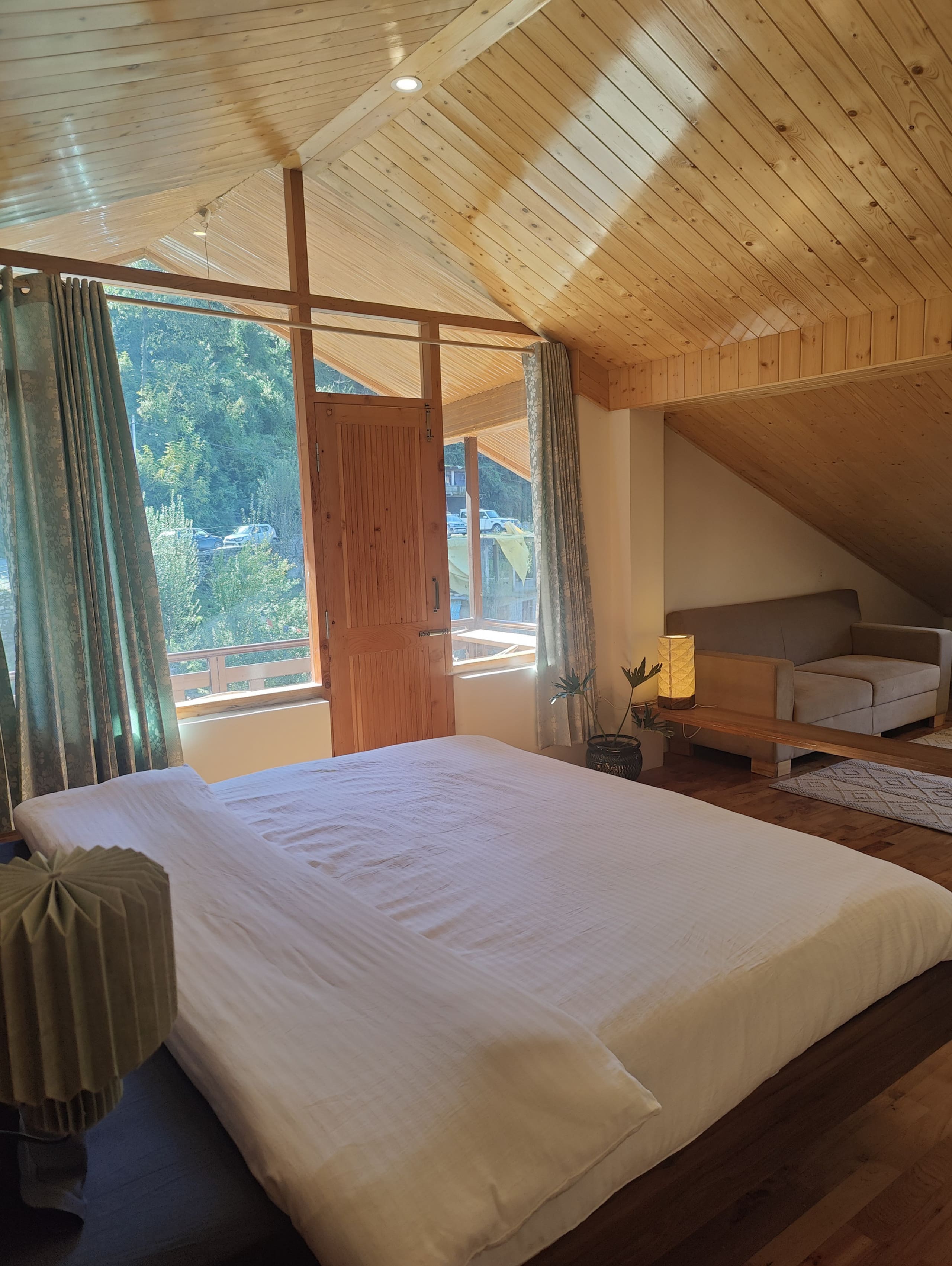 Yutori Homestay Manali | 6-BR Villa 35